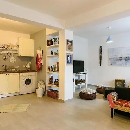 Freistehendes Auf 2 Etagen Mit 2 Terrassen Und Grossem Privatem Garten Mit Grill * Trogir
