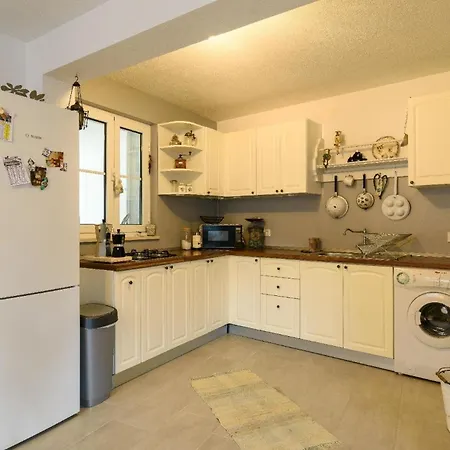 Semesterbostad Freistehendes Auf 2 Etagen Mit 2 Terrassen Und Grossem Privatem Garten Mit Grill *